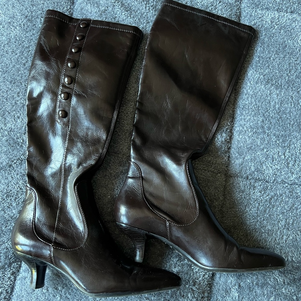 Franco Sarto pull on stretch dark brown knee high heeled boot, size 7 1/2